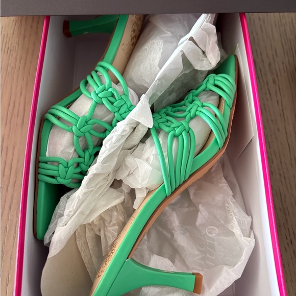 NIB Vince Camuto green crochet sandals - Picture 5 of 6